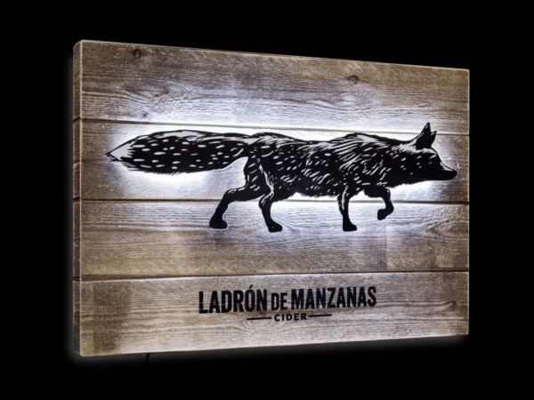 Luminosos de Pared. CARTELES LUMINOSOS · promoplay@promoplay.es · Procesamos y manipulamos materiales plásticos para adaptarlos en forma, tamaño y decoración a la campaña publicitaria. Servicios de Corte láser - Grabado Láser - Termoconformado - Fresado CNC - Impresión digital directa - Serigrafía y Moldeado